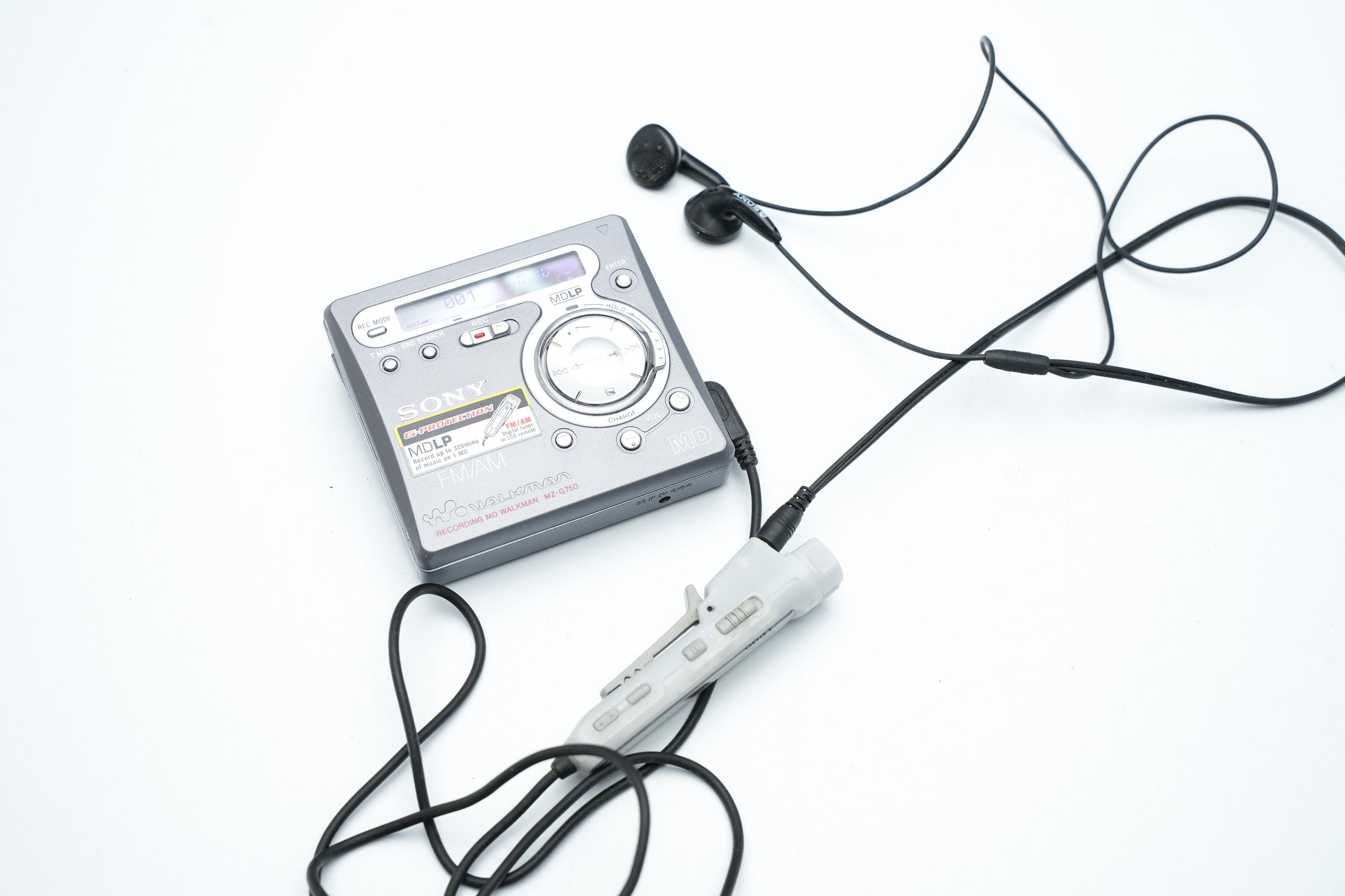 Sony MZ-G750 Minidisc Recorder – Portable MD Walkman With Radio