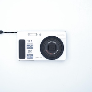 Casio Exilim EX-Z7 Digital Camera – Sleek, Compact, and Ready for Everyday Adventures