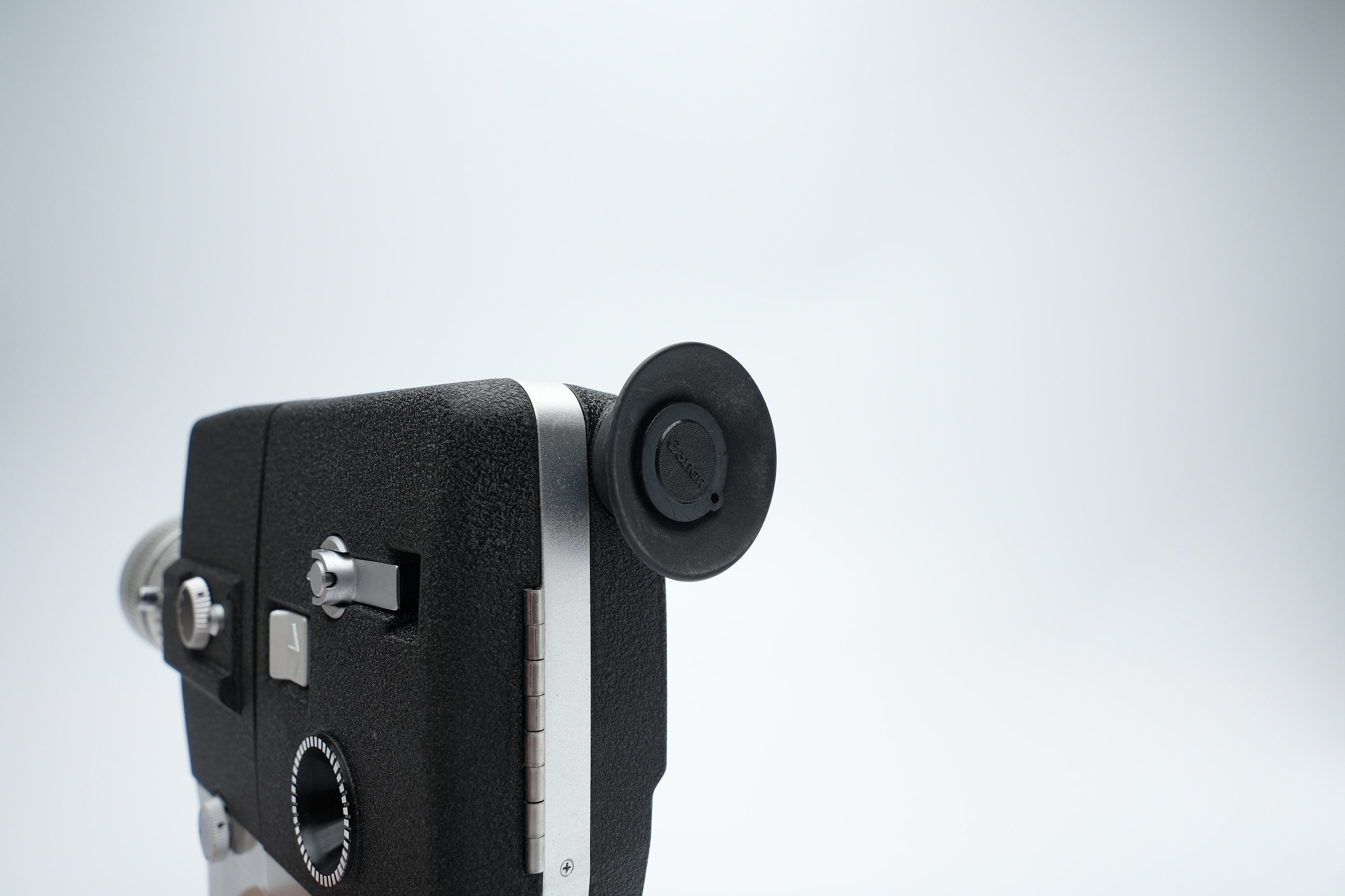 Canon Single 8 518 Film Camera – Iconic 1960s Japanese