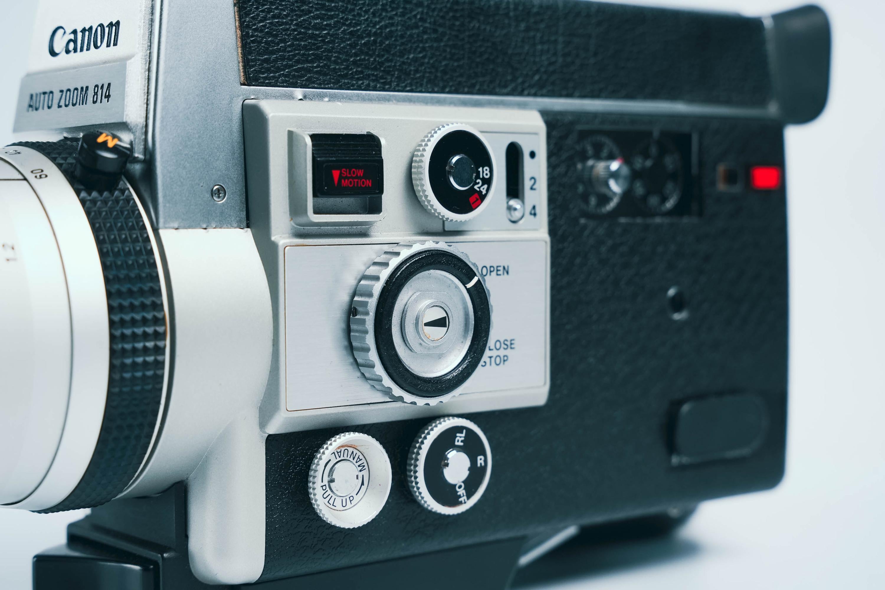 Canon Auto Zoom 814 Electronic | 7.5–60mm F/1.4 – Super 8