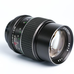 Pentor 135 mm f/2,8: teleobjetivo clásico con montura M42