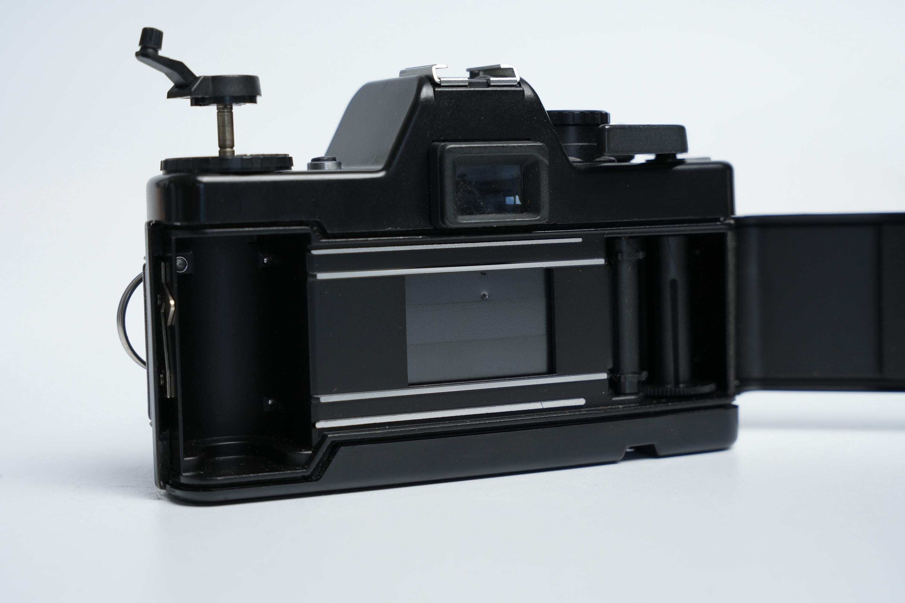 Praktica BMS ElectronicとPentacon Prakticar 50mm f/2.4 MCレンズ