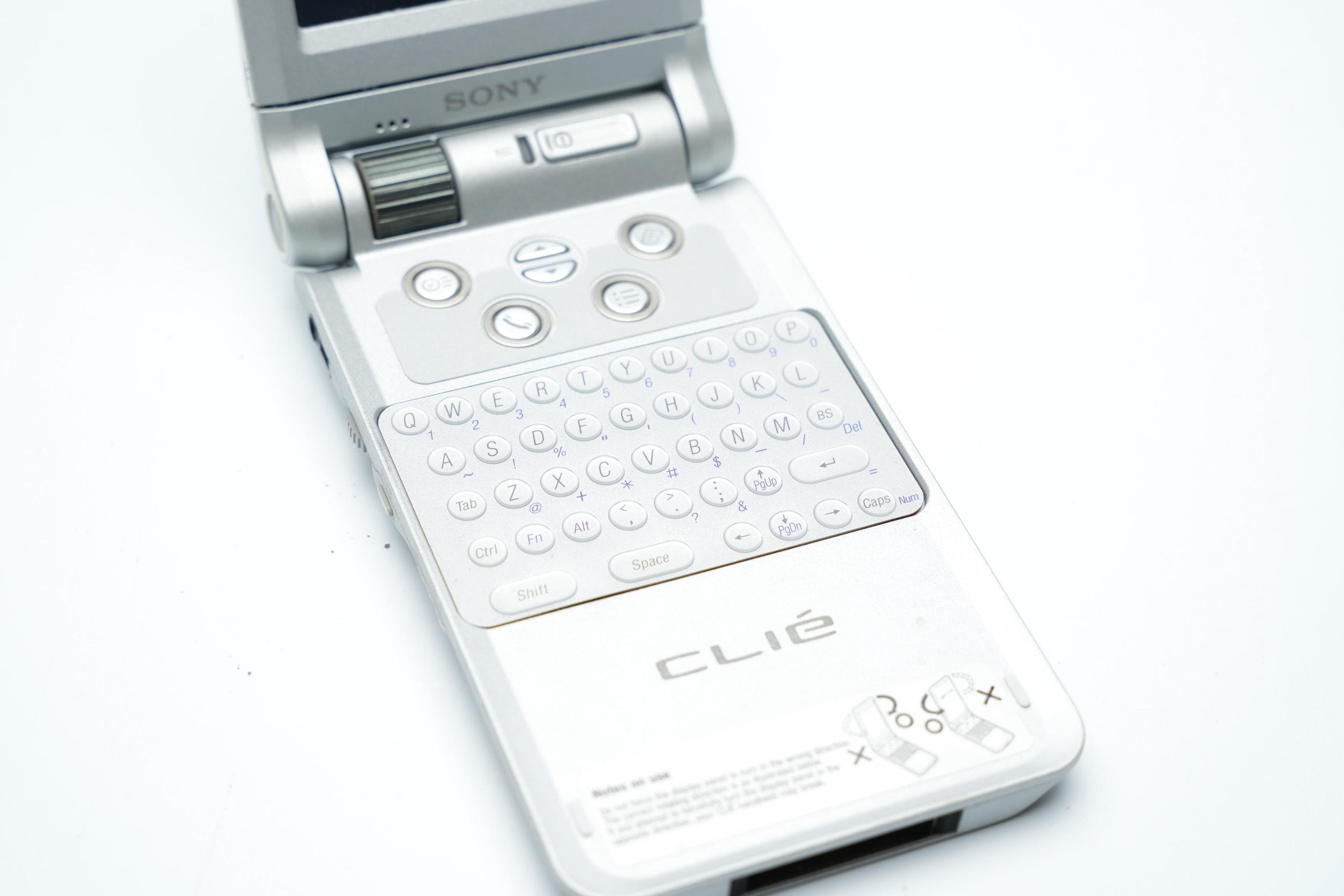 Sony CLIÉ PEG-NX70V Pda – Silver, Palm Os 5, Camera, QWERTY