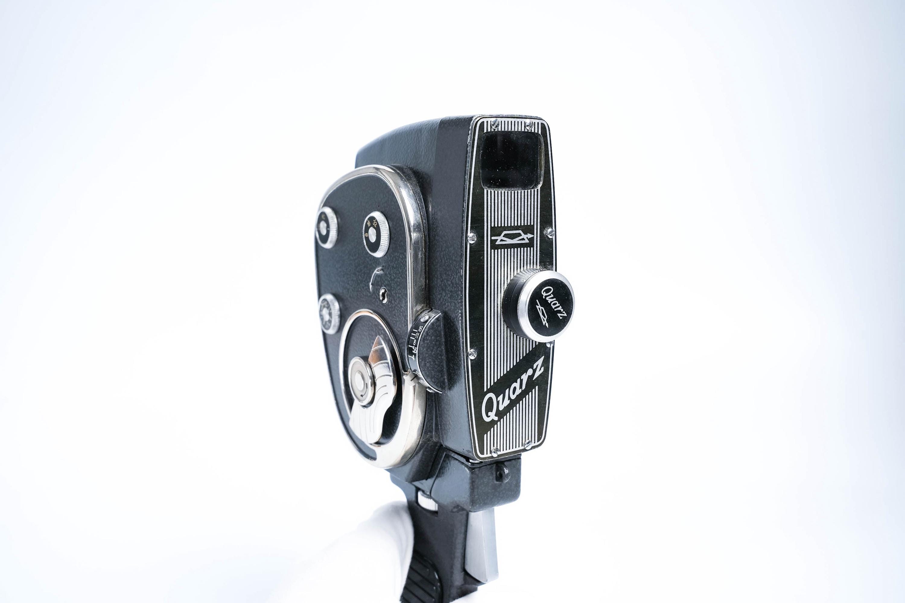 Quarz 8mm Film Camera – Soviet-era Zoom Cine Camera (1970s USSR