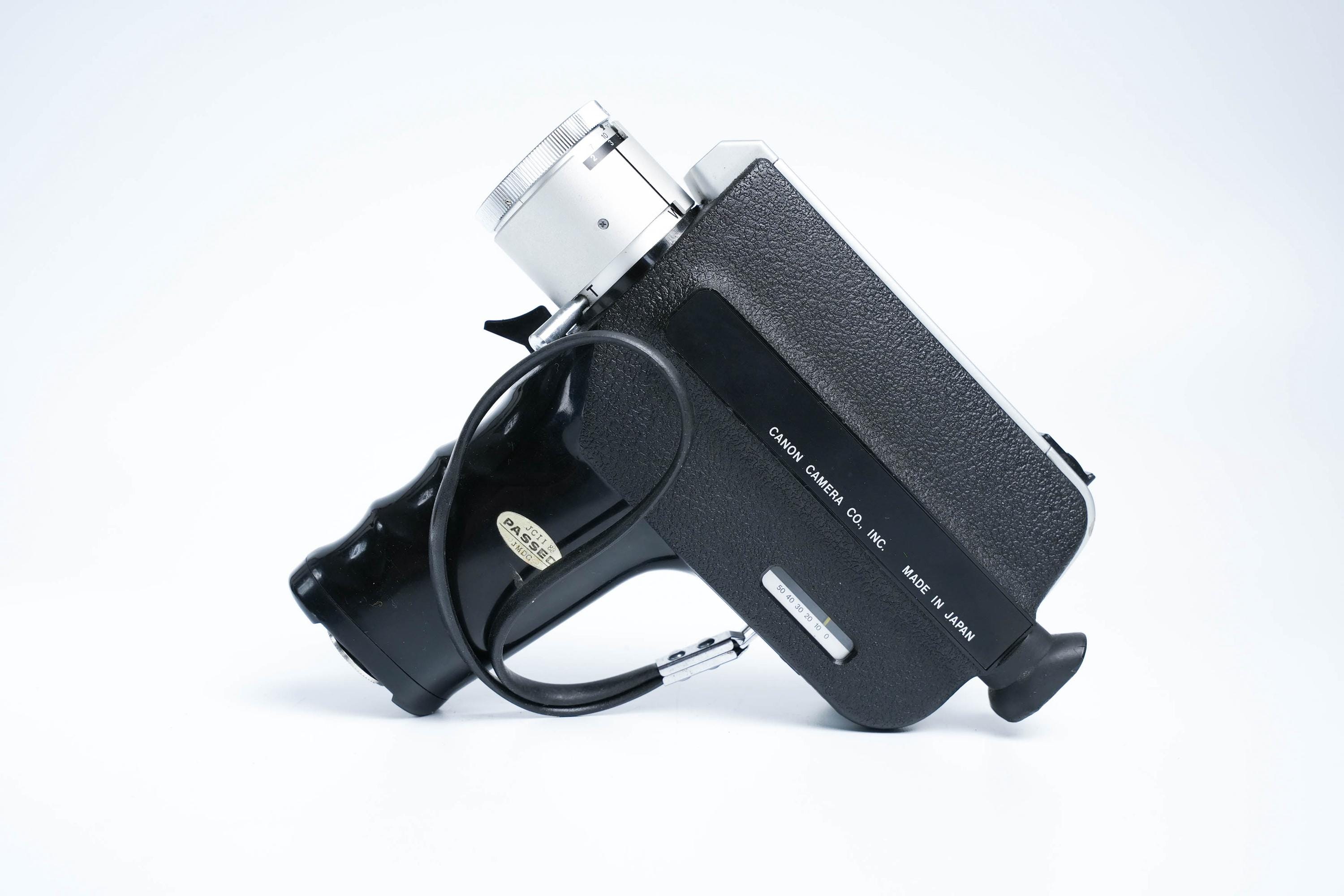 Canon Zoom 250 Super 8 Movie Camera – 1968 Model With Case