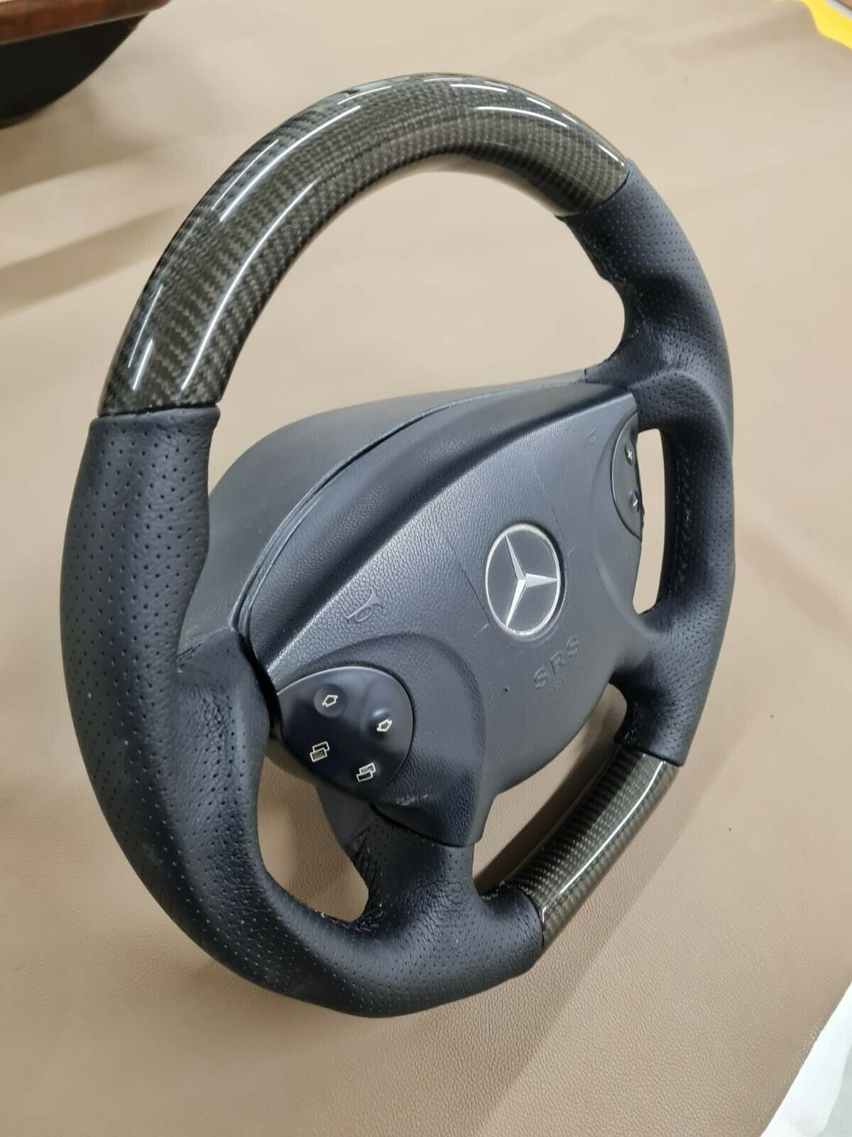 メルセデスベンツ　ステアリング　W210、W211？ メルセデス・ベンツ Eクラス アヴァンガルト W211 E320 E500 カーボン