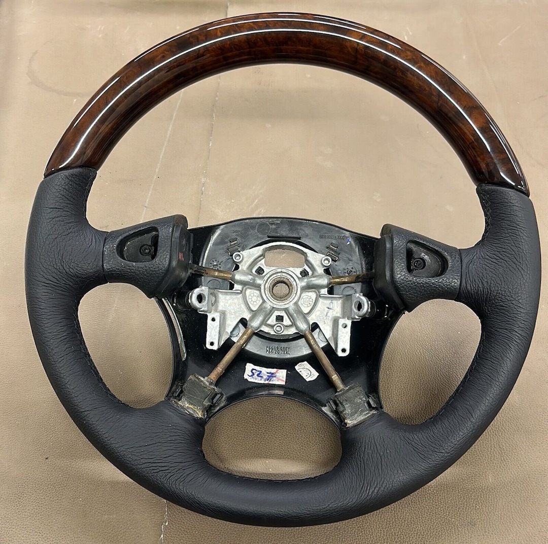 MODELLO DI RIFINITURA DEL COPRIVOLANTE PER LAND ROVER DISCOVERY SPORT