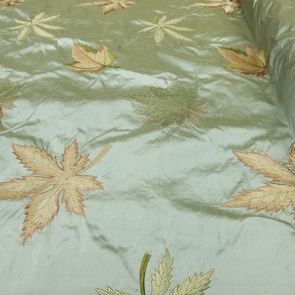 Tissu soie Dupioni couleur olive avec feuille florale multicolore -d'un demi-mètre-