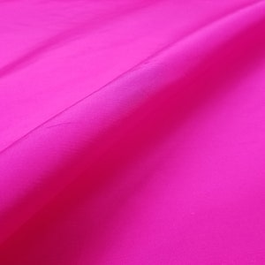 Tessuto di seta Dupioni 18 mm Colore Fucsia Tessuto, Seta Thailandese -a mezzo metro-