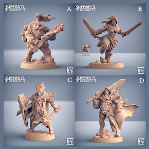 Könnte beinhalten: Vier 3D-gedruckte Miniaturfiguren von Fantasy-Charakteren. Die Figuren sind in Action-Posen dargestellt und bereit zum Bemalen. Die Figuren sind in hellbrauner Farbe gedruckt und bereit zum Bemalen.
