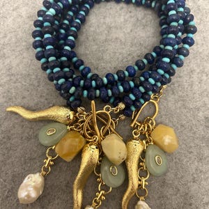 Lapis Lazuli Perlen Multi Charm Halskette: Türkis, Achat, Perle, Horn Bild 5