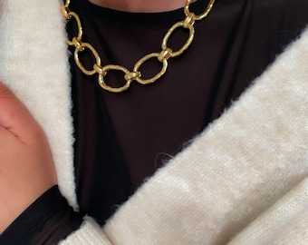 Collar de cadena de eslabones ovalados relleno de oro de 18 quilates: una joya llamativa y llamativa