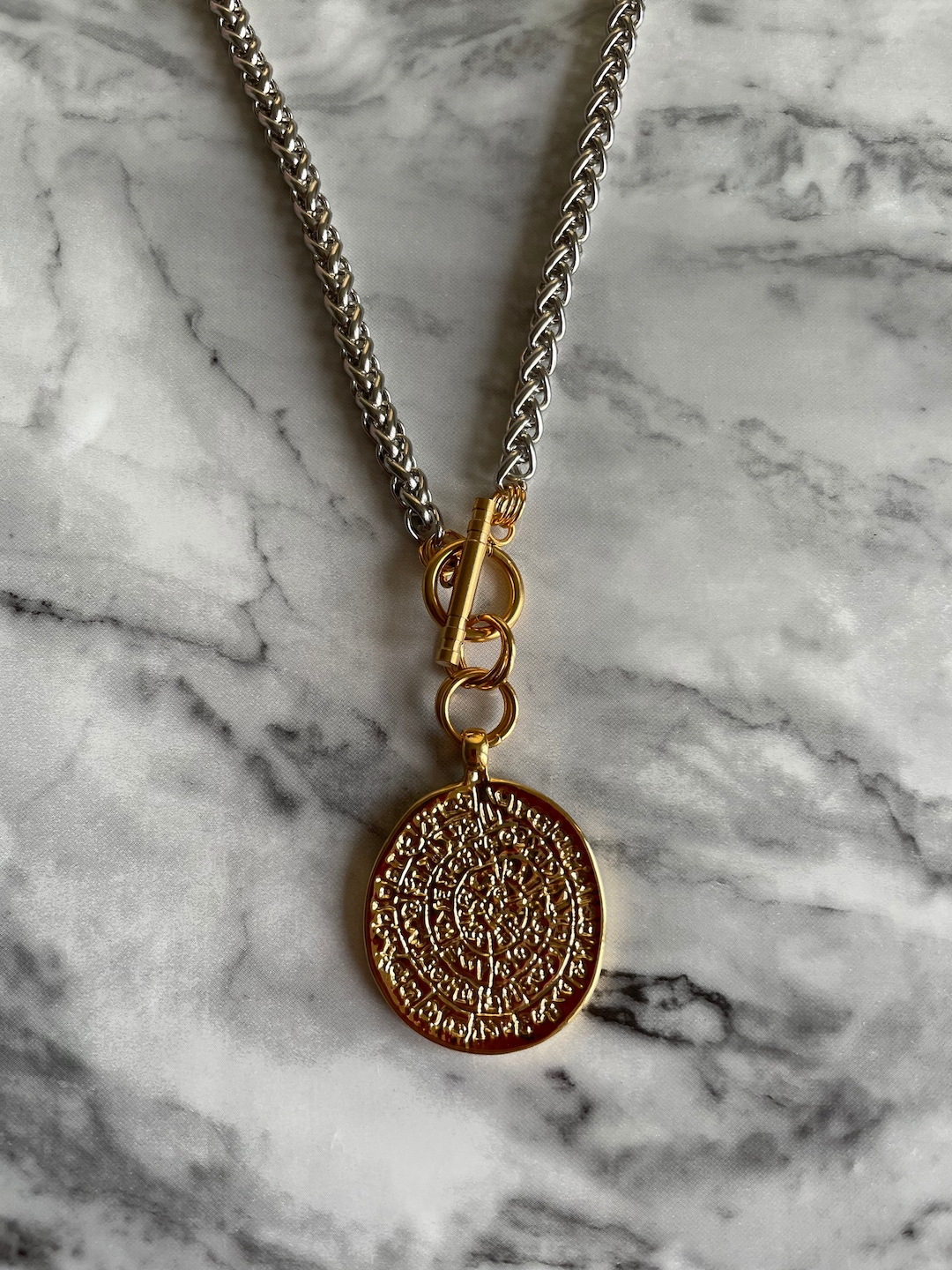 Stylish Gold and Silver Chunky Chain Necklace.