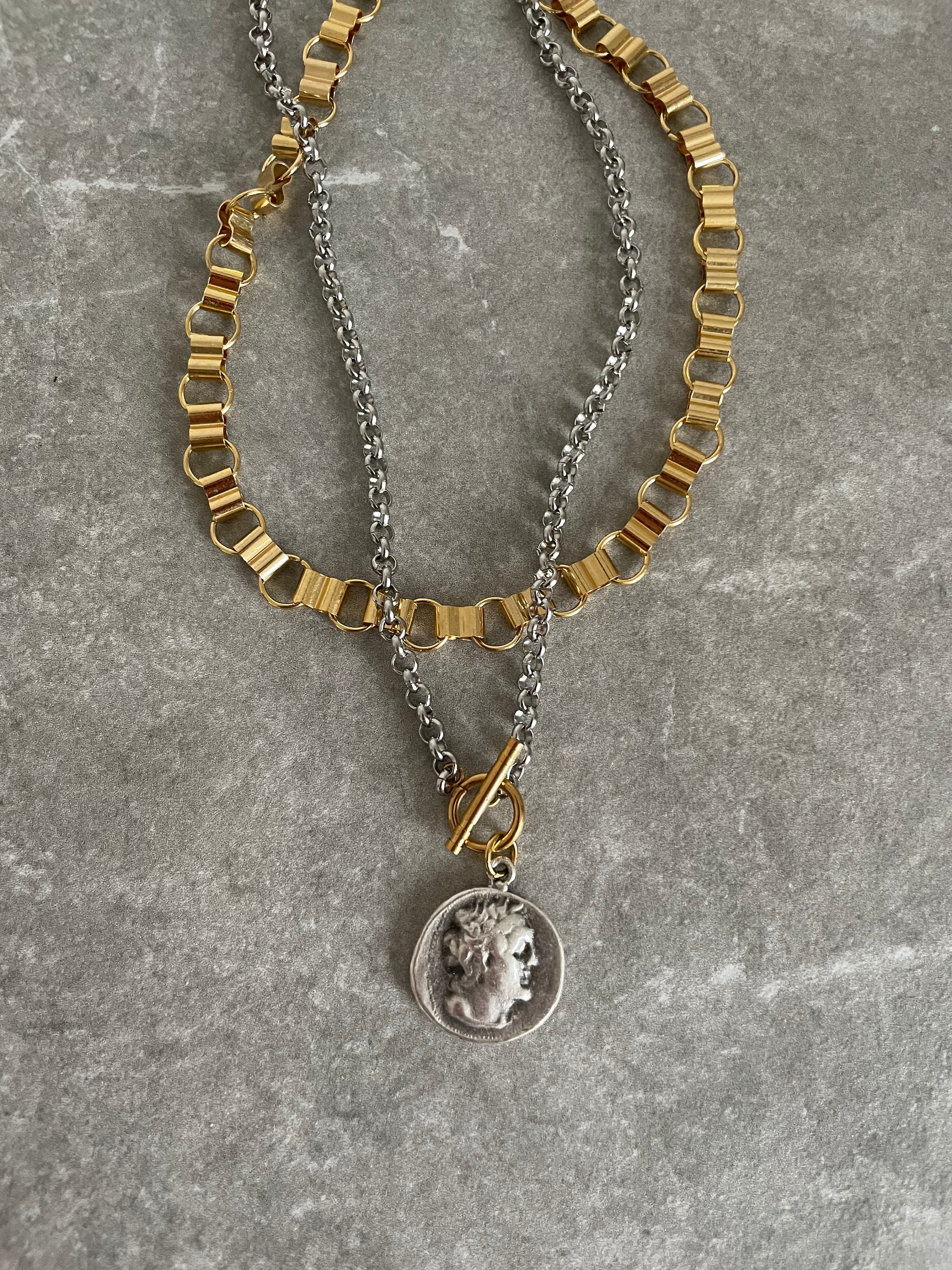 france antique -アンティークチェア- シルバーコインペンダントネックレス：ステンレススチールトグル