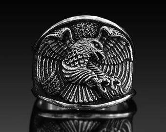 Anillo de motociclista con águila americana de plata esterlina hecho a mano