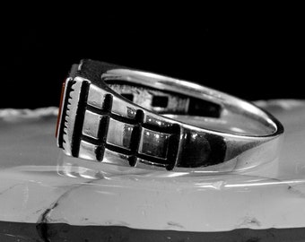 Bague Chevalière Carrée Style Rétro Bande Gravée Agate Rouge pour Hommes en Argent Sterling.925 Fait Main en Turquie