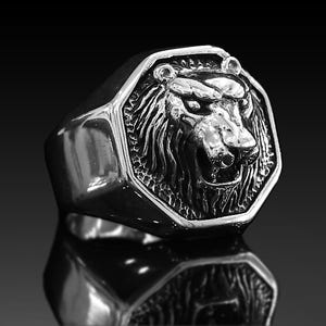 Handcrafted Sterling Silver Lion Signet Ring: Bold Animal Jewelry