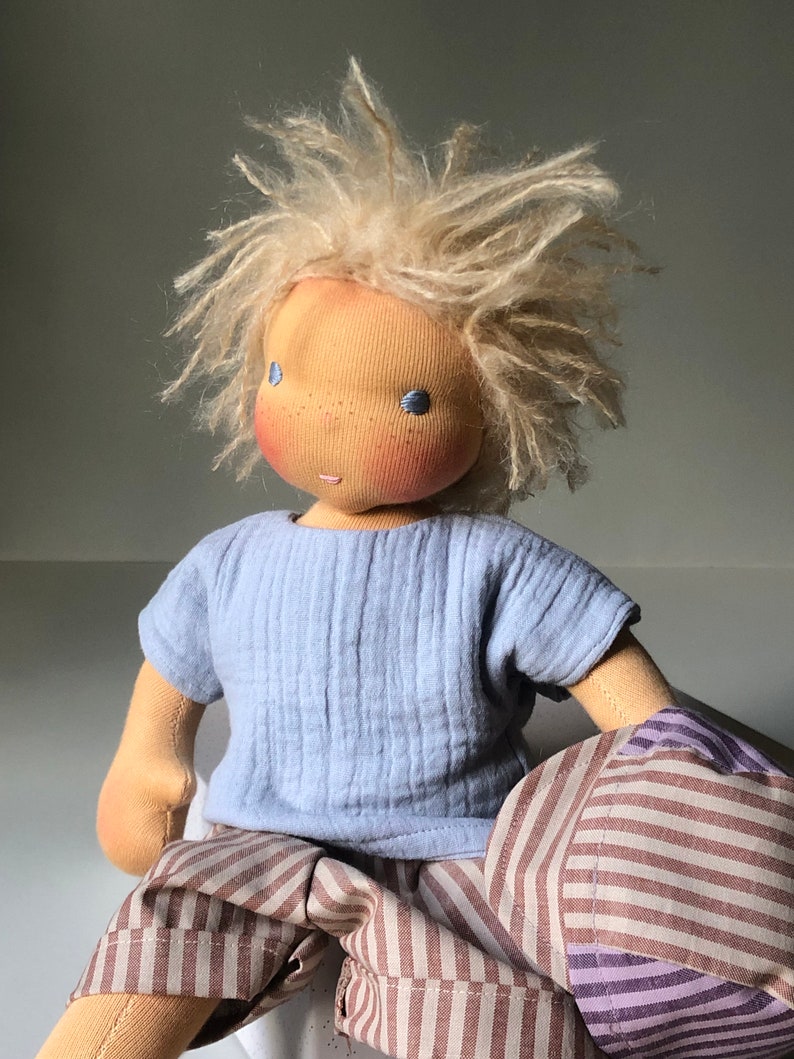 Jonne, Waldorfpuppe, Puppe, Stoffpuppe, Puppe nach Waldorfart, Doll, Maipuppe, Maikind Bild 5