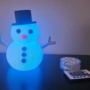 Cozy 7.5-Inch 3D Printed Knitted Snowman with Waterproof LED Lights and Remote Control - Festive Holiday Deco