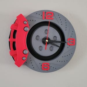 3D Printed Brake Rotor Wall Clock – Car Enthusiast Decor, Mechanic Gift, Racing Garage Clock
