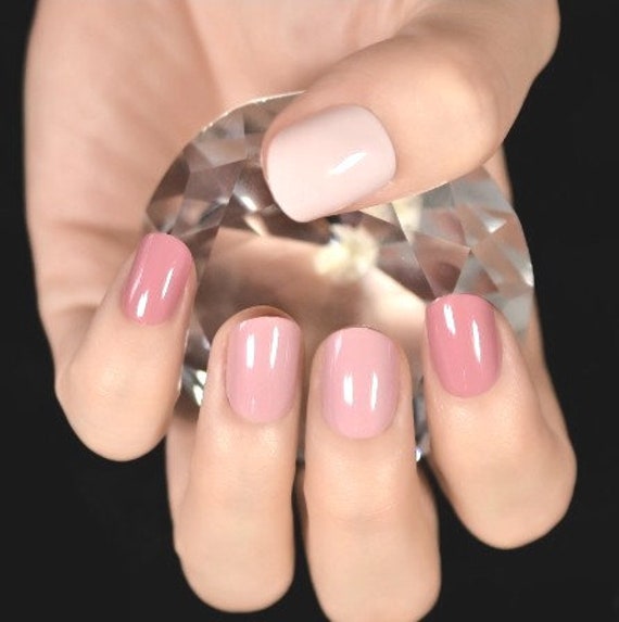Beautiful oval nails. Square nails are so aggressive looking. | Manicure,  Trendy nails, Nails
