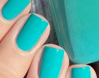Glue On Press On Nails - Petite Short Rounded Square - Bright Turquoise Blue