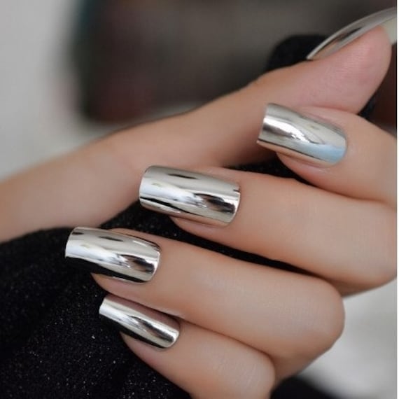Amazon.com: Red Chrome Nail Powder for Nails Art Design Holographic Magic Metallic  Mirror Effect Manicure Glitter Pigment Dust Decorations with Tool : Beauty  & Personal Care