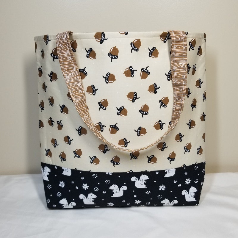 Squirrel tote bag main image 1