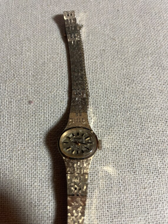 vintage ladies Seiko watch manual working - image 2