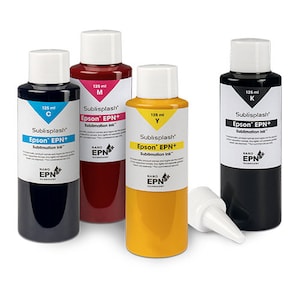 Könnte beinhalten: Vier Flaschen Sublimationsfarbe für Epson-Drucker. Die Flaschen sind mit den Farben Cyan, Magenta, Gelb und Schwarz beschriftet. Jede Flasche enthält 125 ml Farbe.