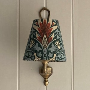 Pantalla de lámpara con clip para vela William Morris Snakeshead Thistle y Russet. A medida. Hecha a mano. Lámparas de pared. Lámparas de araña.