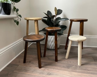 Construisez votre propre tabouret, tabourets personnalisés pour la décoration intérieure, bord arrondi, tabouret à traire, épicéa canadien fait main, teinture de noyer