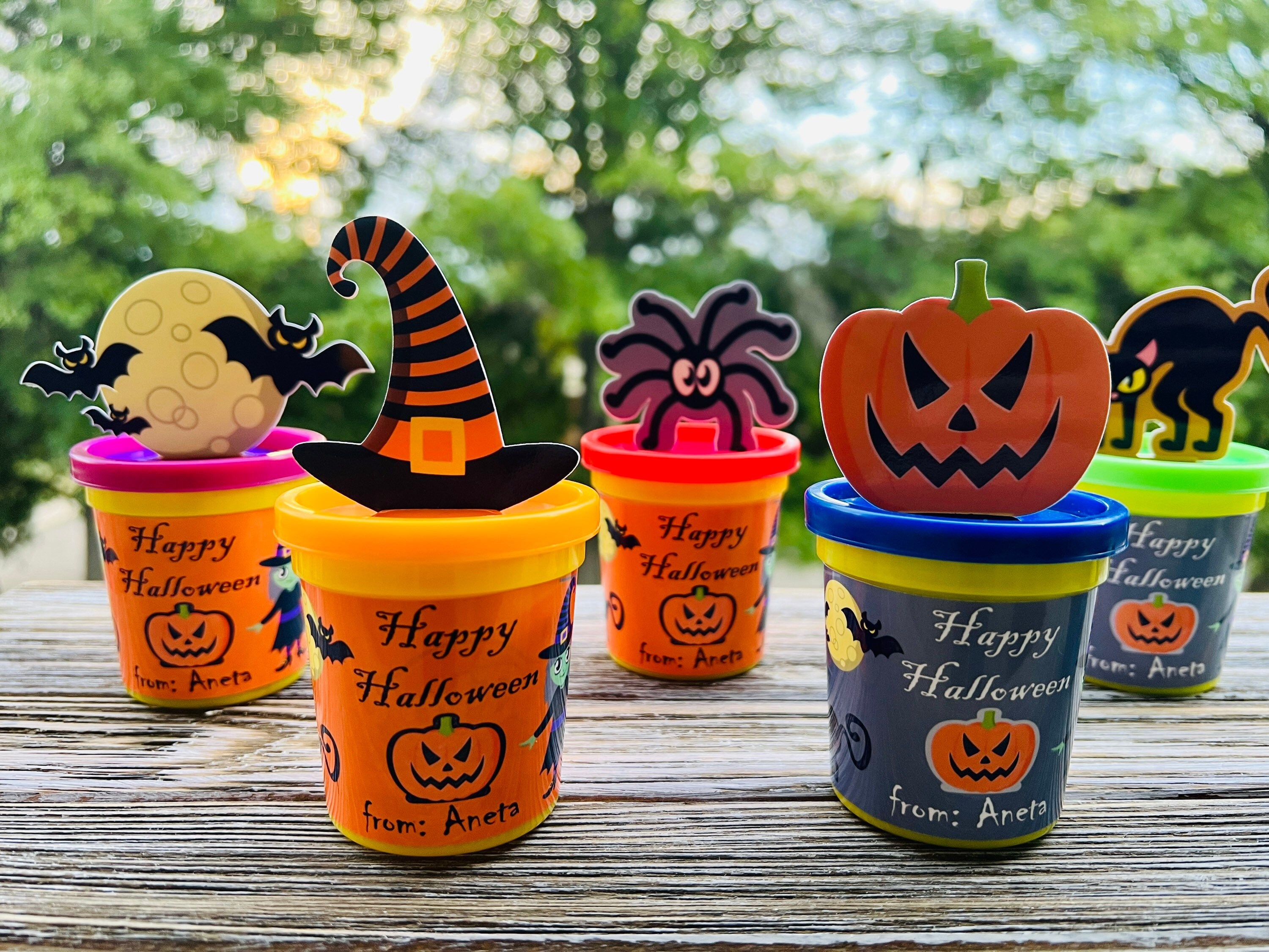 Kids' Halloween Reusable Plastic Cups with Lids & Straws - 12 Ct.