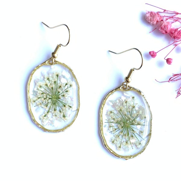 Dried flower handmade resin earrings / Queen Ann Lace And crushed pearl earrings/ Real pressed flower jewelry/ gift for her