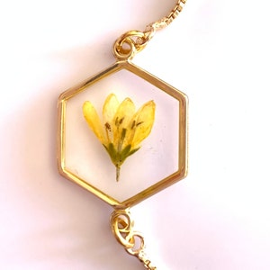 Dried flower bracelet, pressed real flower hexagonal bracelet, Bridesmaid jewelry, wedding jewelry,Bloom baby shower jewelry/Christmas Gift Yellow