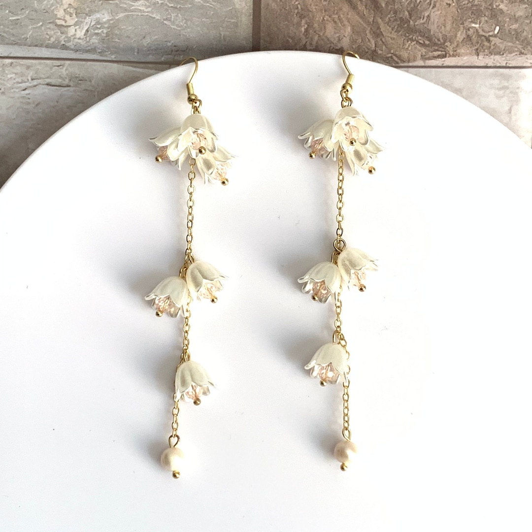 Long Flower Leaf Fairy Dangle Earrings - Lily Of The Valley Design With Shell Pearls For Sensitive Ears