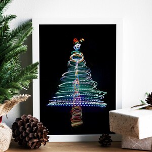 Arte de pared de lienzo de árbol de Navidad de larga exposición, arte de tarjetas de Navidad, arte de pared para niños, arte navideño, impresión de arte de temporada de invierno