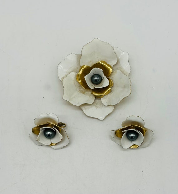1962 Sarah Coventry “Camellia” Brooch and Matching