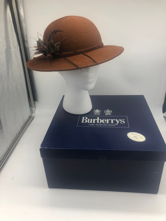 Beautiful, Vintage Burberry Women’s Hat!  100% Rab