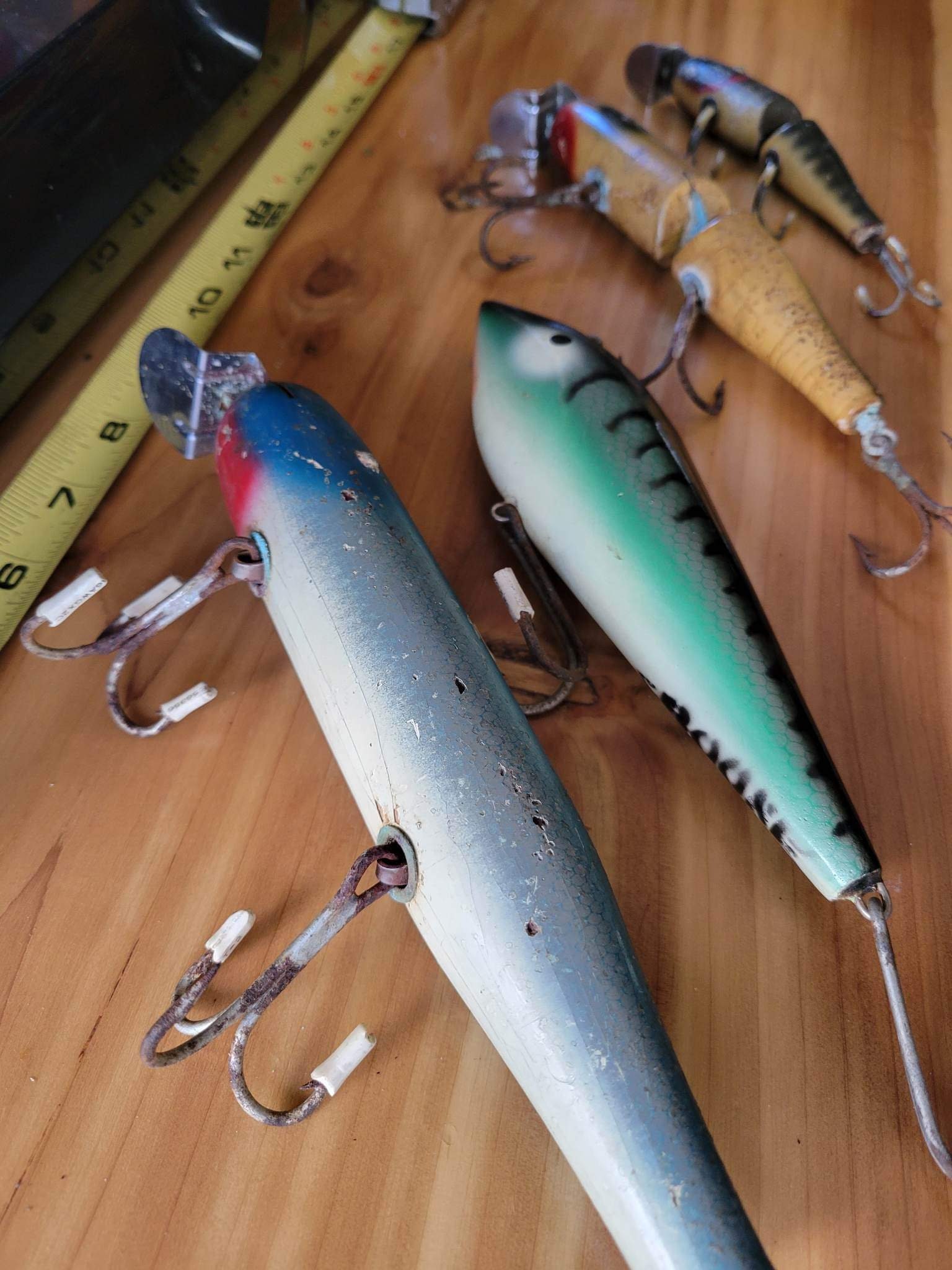 antique fishing lures nj WOODEN LURE 5" Hand/Homemade GREEN & SILVER Minnow PAT Get A Grip & More 500 lures makers throughout all of North America Antique bass lures and boxes
