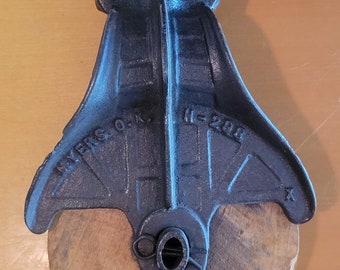 Vintage Knot Passing Pulley
