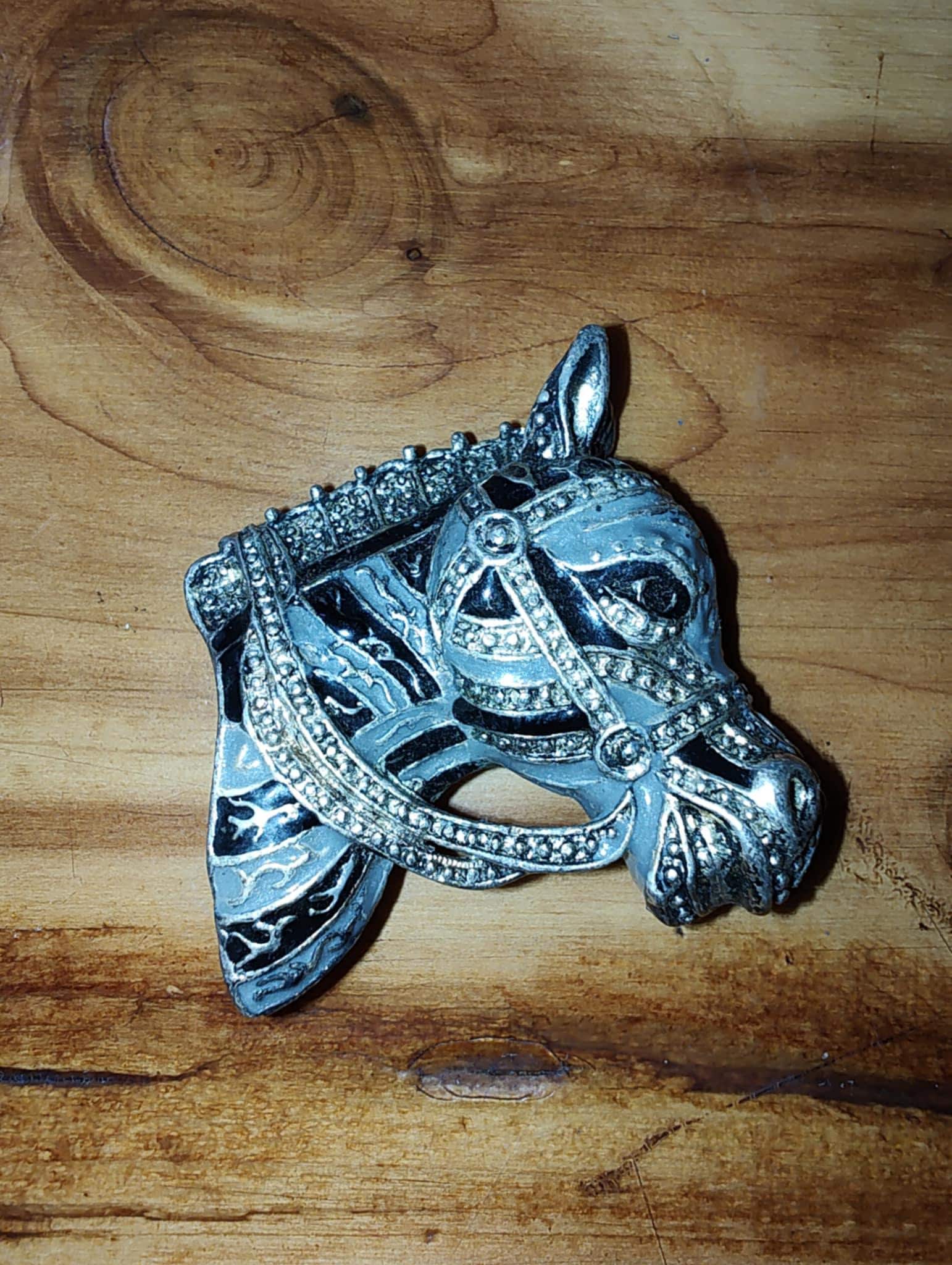 英国製　馬ブローチ　ビンテージ品 ヴィンテージ 馬頭ブローチ - Etsy 日本