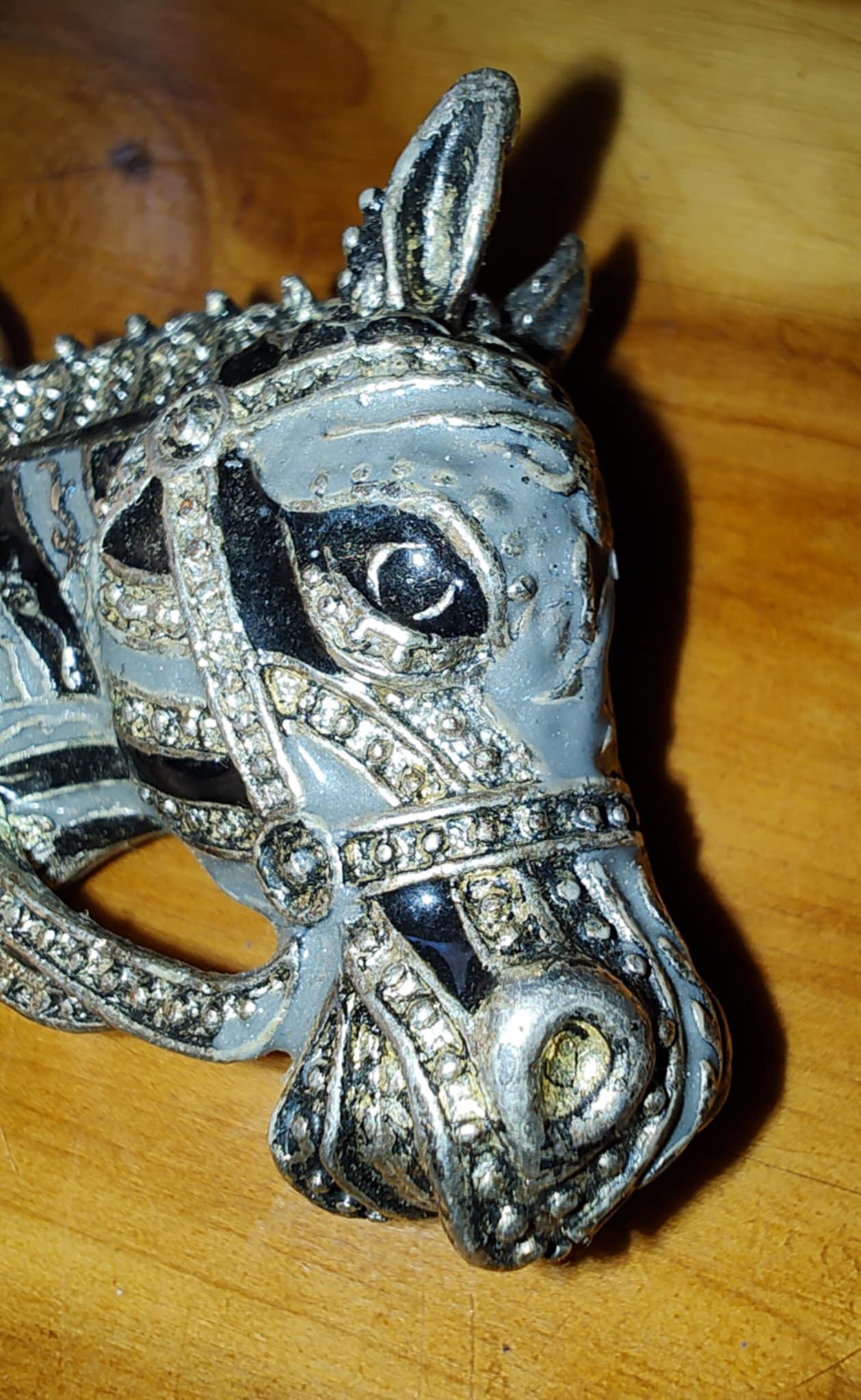 ヴィンテージ 馬頭ブローチ - Etsy 日本