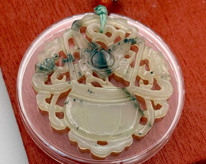 Carved Round Amulet Medallion Pendant old nice jade jadeite piece collector item