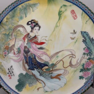 Chinese Imperial Jingdezhen Decorative Porcelain Collector Plate Beauties of the Rrd Mansion