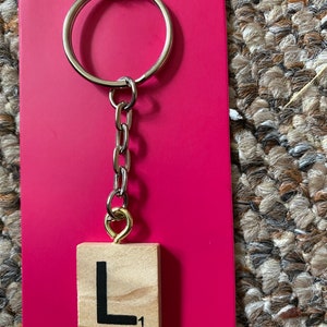 Llavero personalizado de una sola letra Scrabble Tile