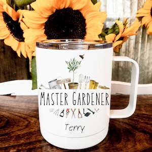 Personalized Master Gardener Mug with Name – Garden Tools Design – Insulated Stainless Steel Coffee Cup with Lid – Gift for Garden Lover