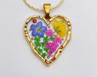 Heart necklace with real forgetmenot in gold or silver