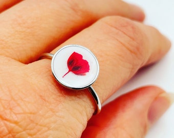 Hand-made real gypsophila baby's breath poppy adjustable ring (circle)