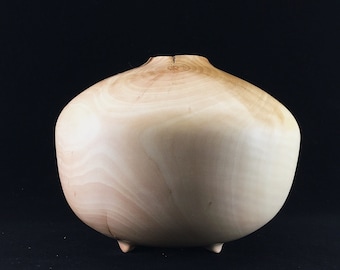 Escultura de pera hueca de Bradford tallada a mano: "El Vigilante"